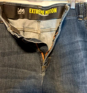 Lee Jeans Men 46x30 Blue Extreme Motion MVP Straight Fit Tapered Leg Stretch - Picture 1 of 6