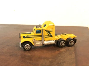 Tractor convencional KENWORTH Motor Force de verano de colección S8231-8233 HO diecast - Imagen 1 de 4