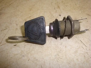 89 90 1989? 88? INTERRUPTOR DE LLAVE ARCTIC CAT COUGAR 500 - Imagen 1 de 4