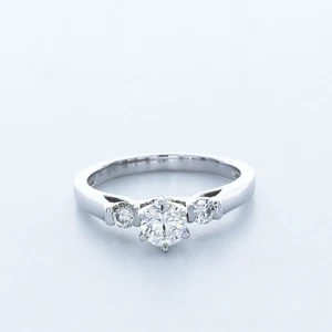 0.90ct H/SI1 Round Natural Certified Diamonds Platinum Classic Engagement Ring - Picture 1 of 8