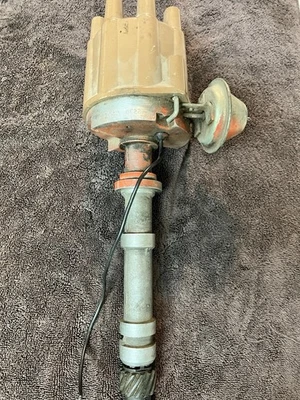 USED  DISTRIBUTOR FITS GMC C15/C1500 PICKUP 1966-1974 1112042  SBC BBC - Image 1 of 4