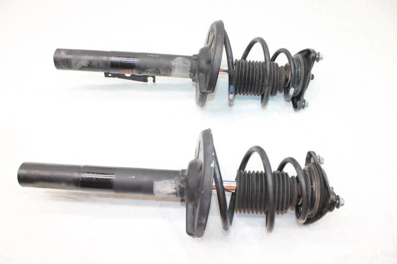 Porsche Boxster 986 2002 convertible #320 puntales delanteros izquierdo derecho sin deporte Foto 1 de 4