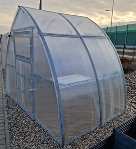 Gewächshaus ARROW 3x2m (schäbiger Rahmen) mit 4mm Polycarbonat; - Bild 1 von 10