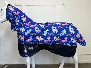 AXIOM 1800D BALLISTIC RAINBOW UNICORN 220g W/P WINTER HORSE COMBO RUG - 6' 3" - Picture 1 of 9