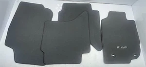 PZ49C-NP350-KA SET 4 FUSSMATTEN ORIGINAL TOYOTA HILUX 2011→ ORIGINAL OEM TOYOTA - Bild 1 von 5