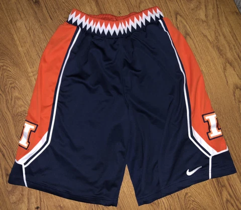 VINTAGE NIKE ILLINOIS "FIGHTINGS ILLINI" AUTHENTIC BASKETBALL SHORTS IN SIZE M Cover