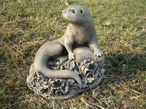 Otter Stone Garden Ornament (small) - Picture 1 of 3