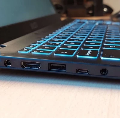 Portátil MSI Modern 15 B7M-243XES AMD Ryzen 7 7730U/16GB/512GB SSD/15.6 - Immagine 1 di 4