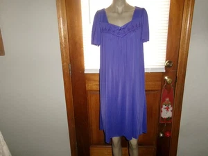 NWT~ VINTAGE NIGHTGOWN MISS ELAINE ESSENTIALS~BUTTERY SOFT NYLON ~ SZ M 48$ TAG - Picture 1 of 5