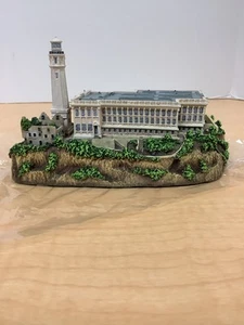 Danbury Mint - Alcatraz Island Lighthouse - Beacons by the Sea series - Picture 1 of 12