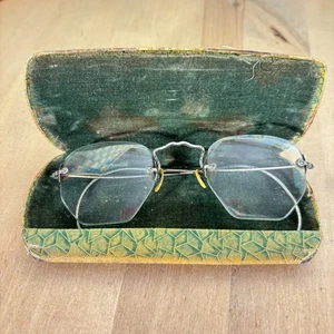 Antique 12K GF Wire Frame Eyeglasses w Pattern and Case - Picture 1 of 15
