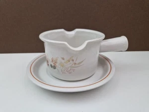 BOOTS HEDGE ROSE gravy tureen boat and stand c.1980's - Picture 1 of 8