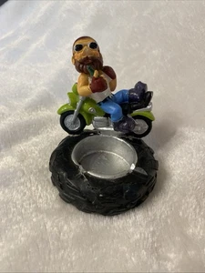 Biker auf Motorrad Neuheit Aschenbecher Mancave Dekor Biker Dude Neuheit - Bild 1 von 3