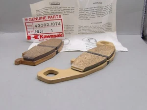 NOS Kawasaki EX500 1987-1993 ZR550 1990 Genuine Front Brake Pad Set 43082-1074 - Picture 1 of 11