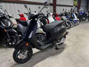 2024 Vespa Primavera 150 S - Picture 1 of 4