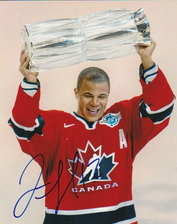 JAROME ORIGINLA FIRMADO EQUIPO CANADÁ 2004 COPA MUNDIAL DE TROFEO DE HOCKEY FOTO 8x10! Foto 1 de 1