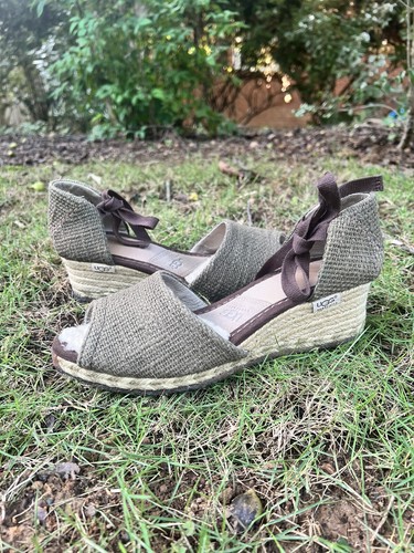 Sandali verdi UGG AUSTRALIA 1652 Mar Espadrille cravatta zeppa tessuti taglia 9