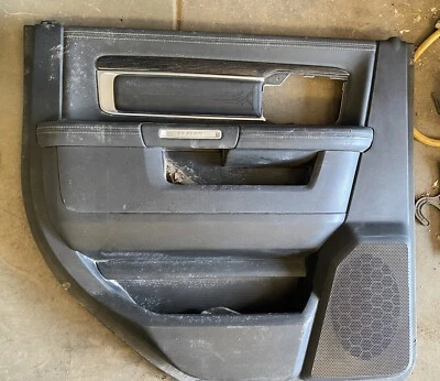 Tapicería de puerta trasera panel Mopar genuino 5NN292X9AB usada Dodge Ram 1500 2500 Foto 1 de 4