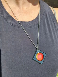 Liquid Crystal Necklace 1970s Vintage Jewelry. - Picture 1 of 10