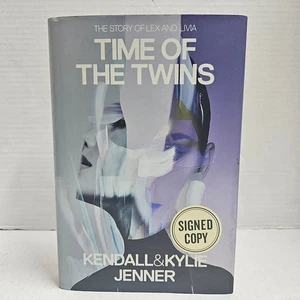 Time of the Twins Kendall & Kylie Jenner Limited and Signed First Edition - Imagen 1 de 3