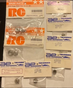 Vintage 32 pitch pinion gears 11 thru 19 except 18, NIP, plus 3 used ones - Picture 1 of 1