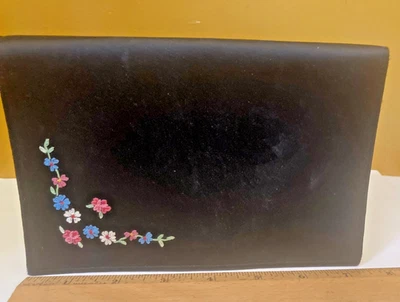 Cartera Plegable De Colección Satén Negra Hecha a Mano Floral Bordada Hecha en Francia 7"W Foto 1 de 4