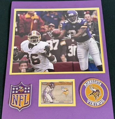 FOTO MATE DE LOS VIKINGOS RANDY MUSGO DE LA NFL, ENMARCADA con TARJETA Y PARCHE🏈 Foto 1 de 3