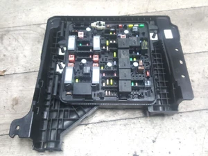 FREIGHTLINER POWER DISTRIBUTION MODULE FUSE PANEL A06-90283-000 - Picture 1 of 9