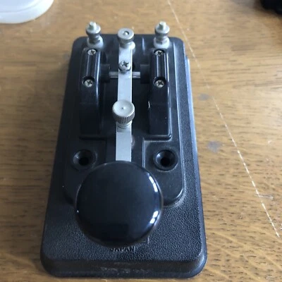 HI-MOUND HK-705 Vertical Telegraph Key Radio Equipment C485 - Image 1 of 4