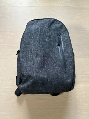 Mochila Everlane Commuter - negra/carbón brezo Foto 1 de 4