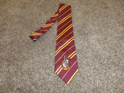 CORBATA CUELLO HARRY POTTER GRYFFINDOR BORGOÑA Y AMARILLO A RAYAS Foto 1 de 4
