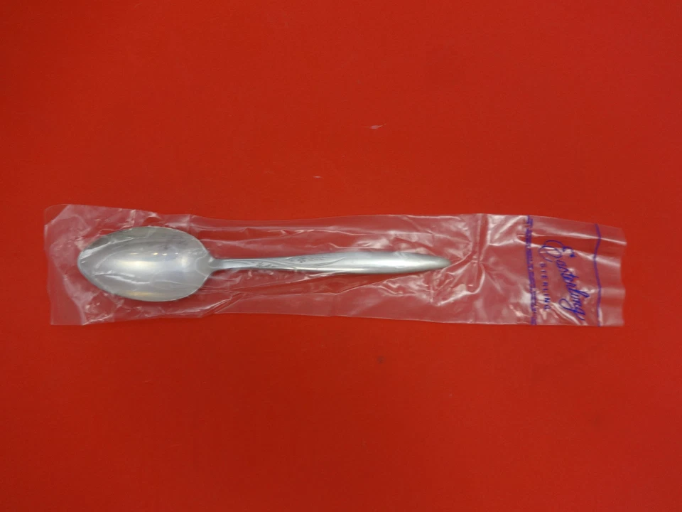 Cucharadita Helene By Easterling de plata de ley 6" Foto 1 de 1