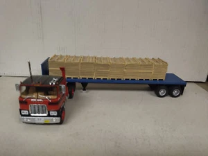 MACK SERIE F 1973 T.KARL PITZER AMERICAN TRUCK 1:43 ALTAYA IXO - Imagen 1 de 5