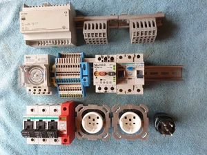 Elektromaterial,gebraucht,Schalter,Steckdosen,Sicherungen,Elektronikkomponenten - Bild 1 von 3
