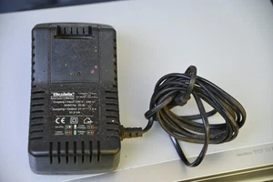 Caricabatteria - Westfalia 800371 - uscita 21V 1,5A 31,5VA - Foto 1 di 4