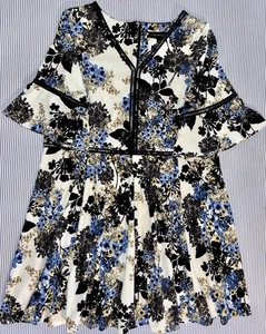 Lane Bryant Floral 3/4 Bell Sleeve Fit & Flare Knee Length Dress Size 20 *EUC* - Picture 1 of 17