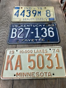 VINTAGE Starter Pack of 3 License Plates Different States  Craft  Lot W - Picture 1 of 8