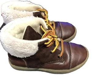 oshkosh b'gosh boots brown kids size 10 lined Winter Church - Picture 1 of 5