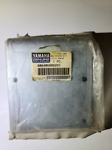 Yamaha ABA-4WU69-52-01 Mounting Plate Genuine OEM New - Picture 1 of 2