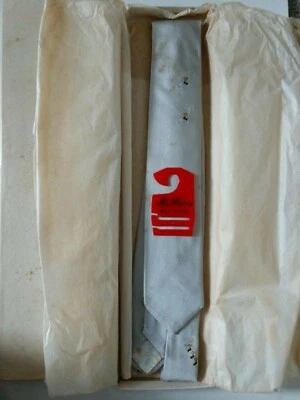 Vintage Silver Beau Brummell Mr. Pierre All Silk Tie - Luckey, Platt and Company Foto 1 de 4