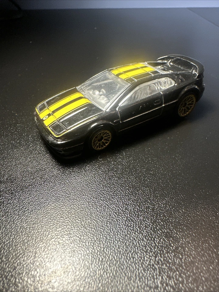Hot Wheels Lotus Esprit 2001 Black & Gold Used Condition  1:64 - Image 1 of 4
