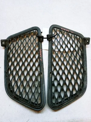 2008 KIA SORENTO FRONT GRILLE SET RIGHT AND LEFT (2) BLACK OEM  — 第 1/4 张图片