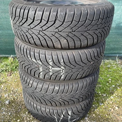 Ford Fiesta VII JHH JGH +RDKS Winterräder 195/60 R15 88T DOT3023 Winterreifen - Bild 1 von 3
