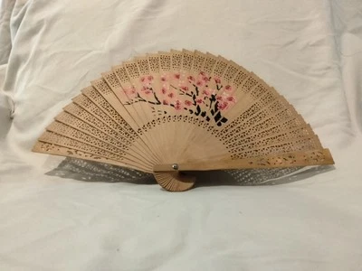 Ventilador de mano plegable vintage - 8 pulgadas - pintado a mano - buen estado Foto 1 de 4