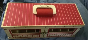 Pre-Owned: Melissa And Doug Take-Along Show-Horse Stable Barn. 8 horses - Picture 1 of 4