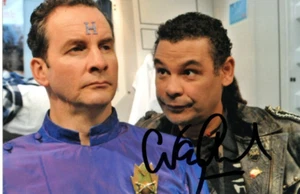 RED DWARF: CRAIG CHARLES 'DAVE LISTER' SIGNED 6x4 ACTION PHOTO+COA **PROOF** - Picture 1 of 2