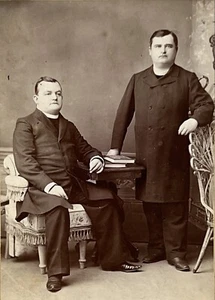 Tarjeta de gabinete Winona Minn STOCKY PRIEST BROS Casubio Polaco Ocupación Católica - Imagen 1 de 10