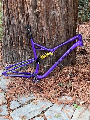 Stumpjumper FSR Comp 6Fattie XXL Purple 2017 con bobina Ohlins TTX22M.2 210x55 Foto 1 de 4