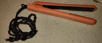 Amika 1" Wide Hair Styling Flat Iron / Hot Pink Straightener AM5570 - Image 1 of 3