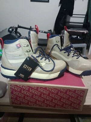 vans ultrarange exo, Hydroguard, Thermoregulation, Brand New Never Worn, Size 7 - Image 1 of 4